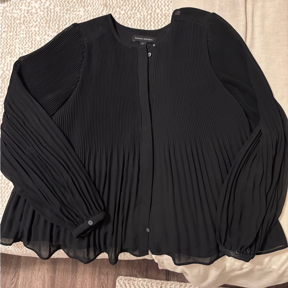 Banana Republic Elegant Black Pleated Women's Top sz XS button down